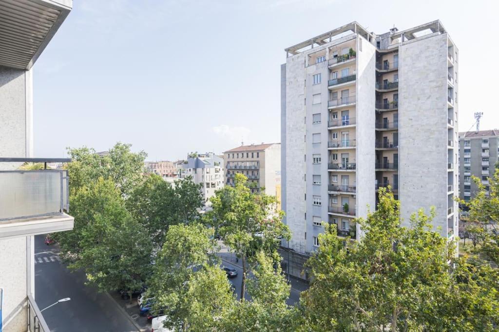 Easylife - Apartment With Balcony Near Navigli Milão Exterior foto