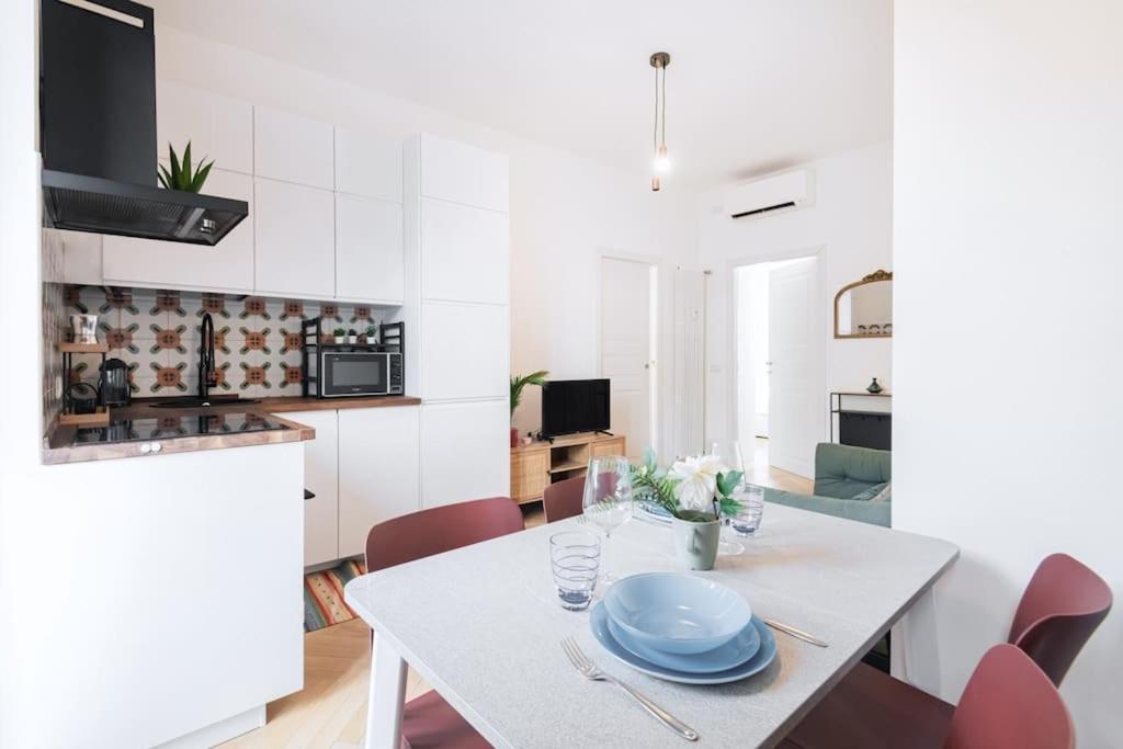 Easylife - Apartment With Balcony Near Navigli Milão Exterior foto